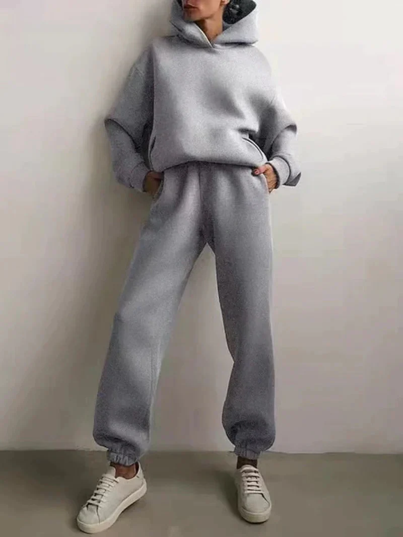 Chic Two-Piece Tracksuit Set for Ultimate Comfort and Style
