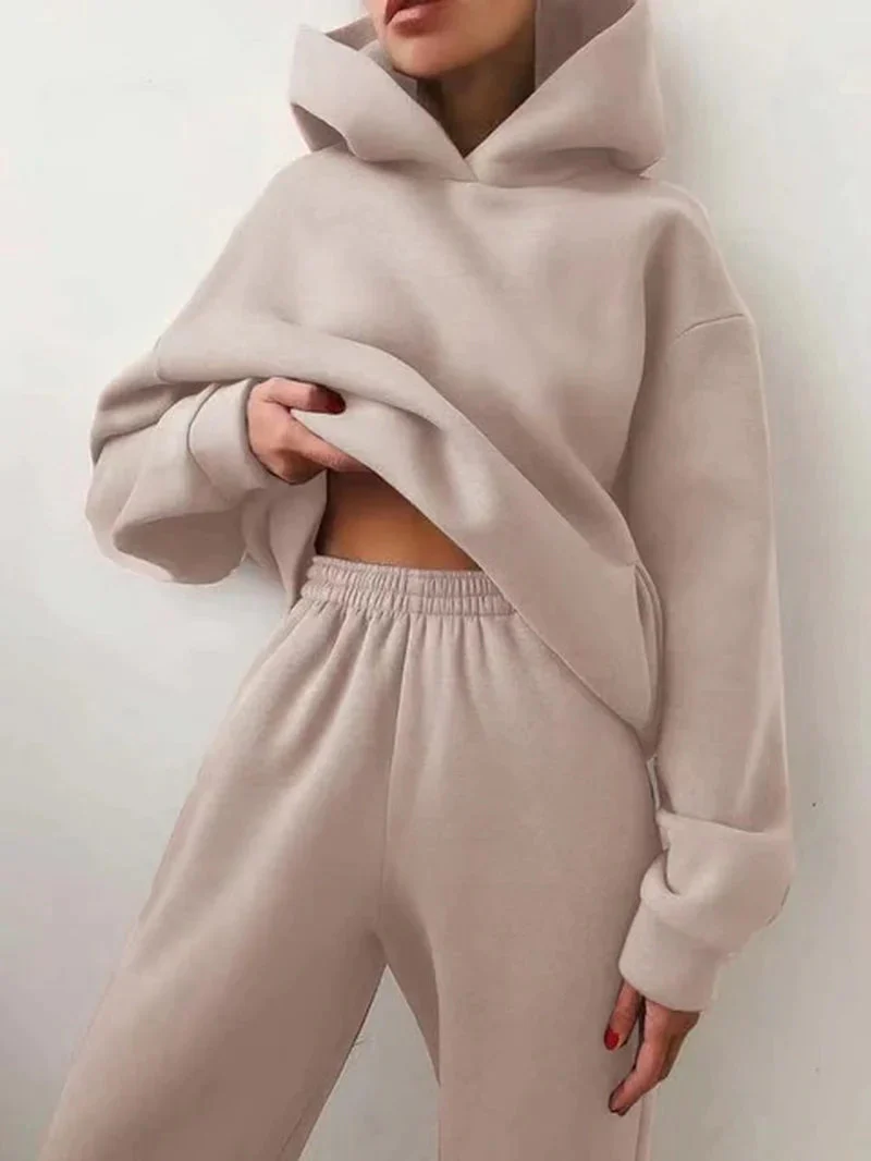Chic Two-Piece Tracksuit Set for Ultimate Comfort and Style