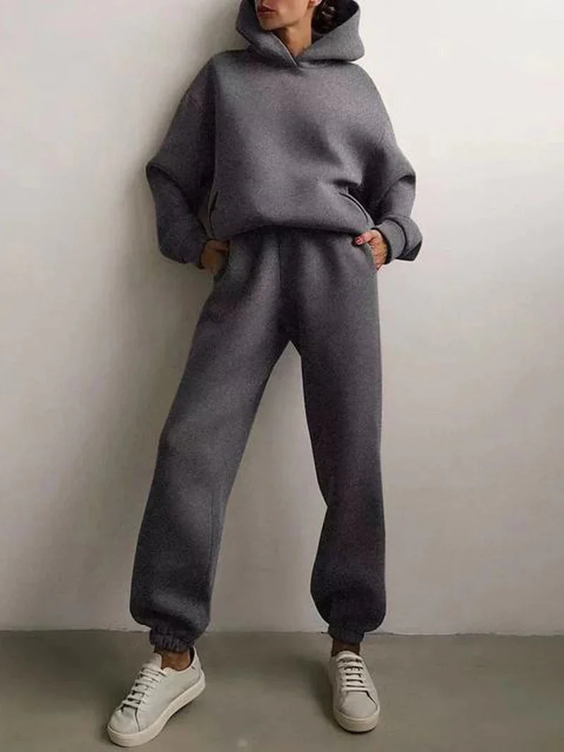 Chic Two-Piece Tracksuit Set for Ultimate Comfort and Style