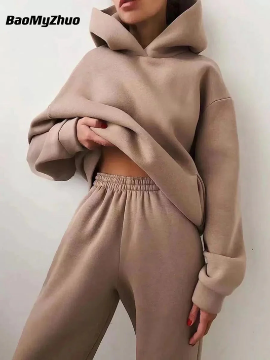Chic Two-Piece Tracksuit Set for Ultimate Comfort and Style